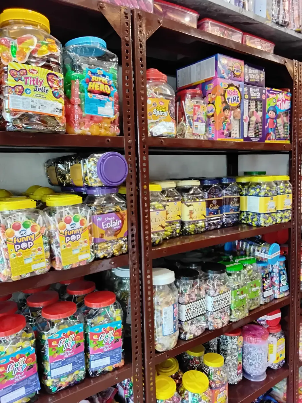 Lollipop and jelly candy range including Titly Jelly, Funny Pop and Fruit Pop